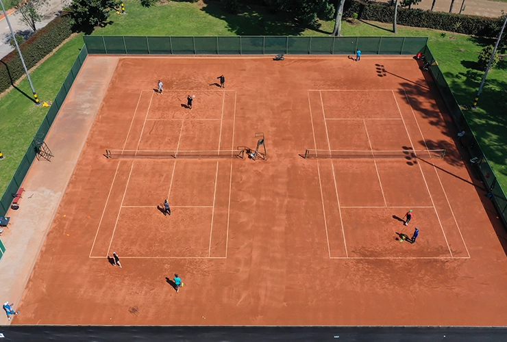 Cancha de tenis en el Club Calle 195