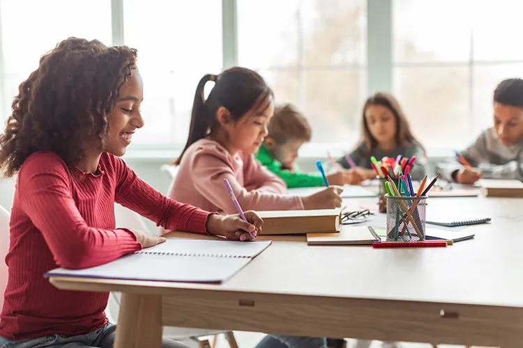 Niños en salón de clases