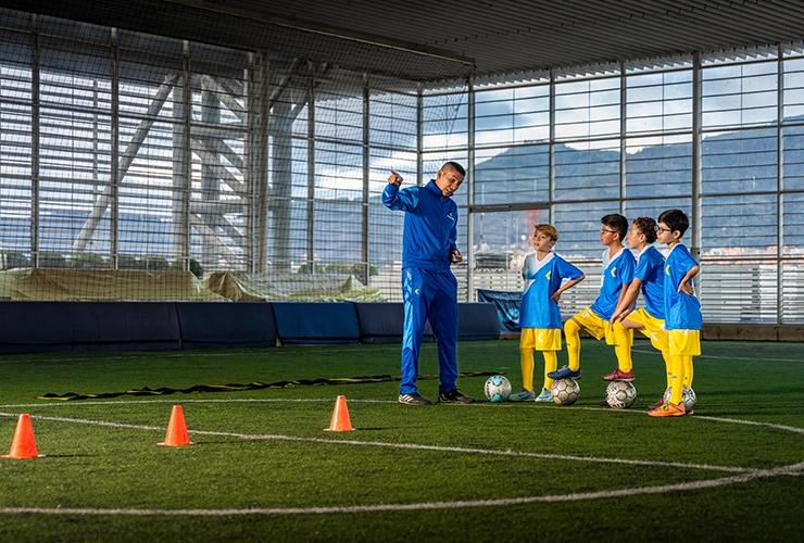 Escuela deportiva de futbol para niños