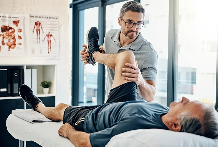 Fisioterapeuta en gimnasio