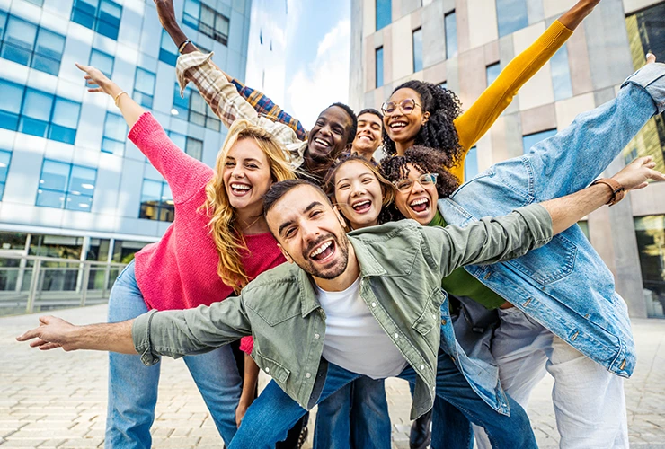 Jovenes sonriendo Ricaurte