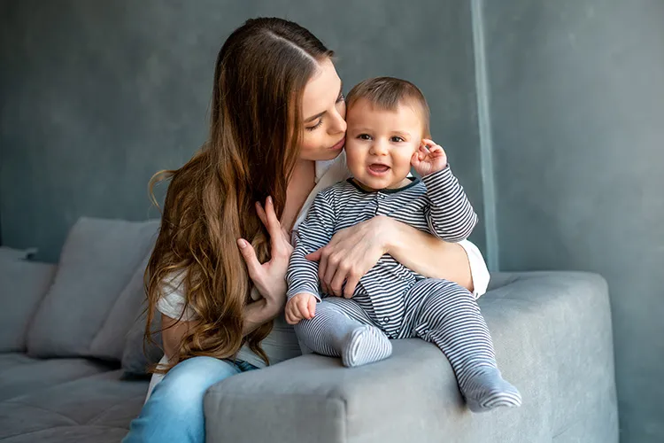 Madre feliz con su hijo