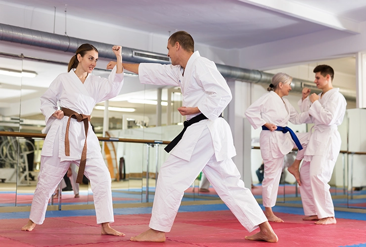 Personas practicando Taekwondo