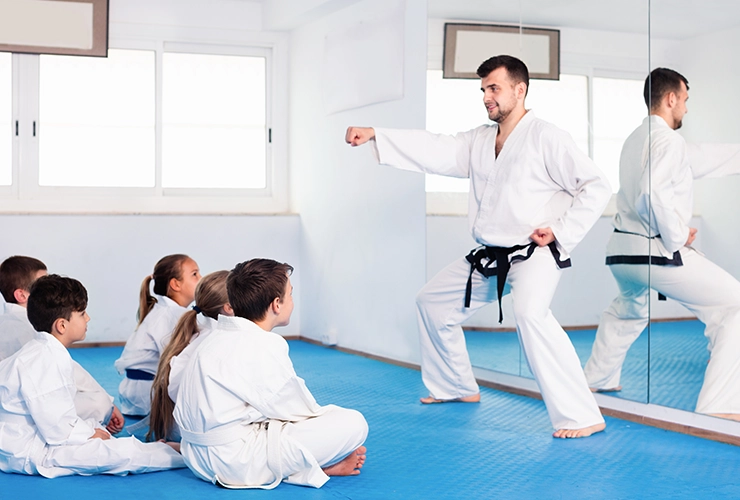 Clase de Taekwondo para niños