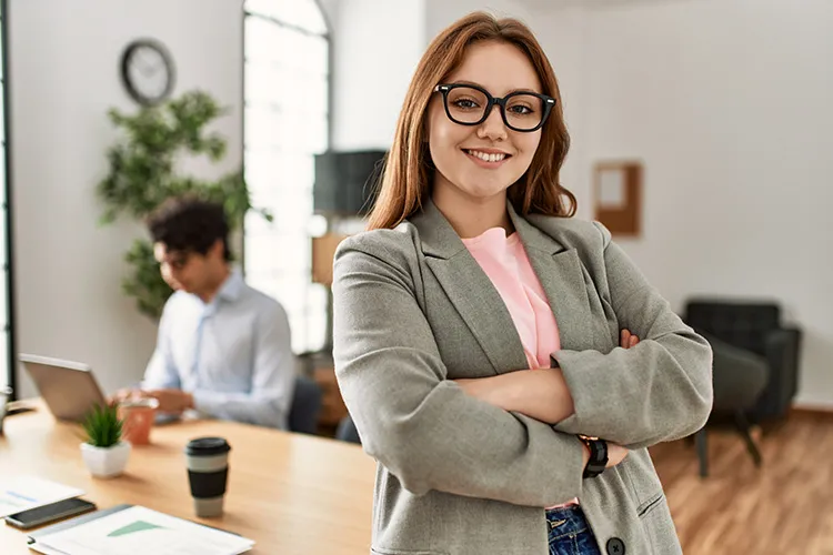 Mujer profesional sonriendo