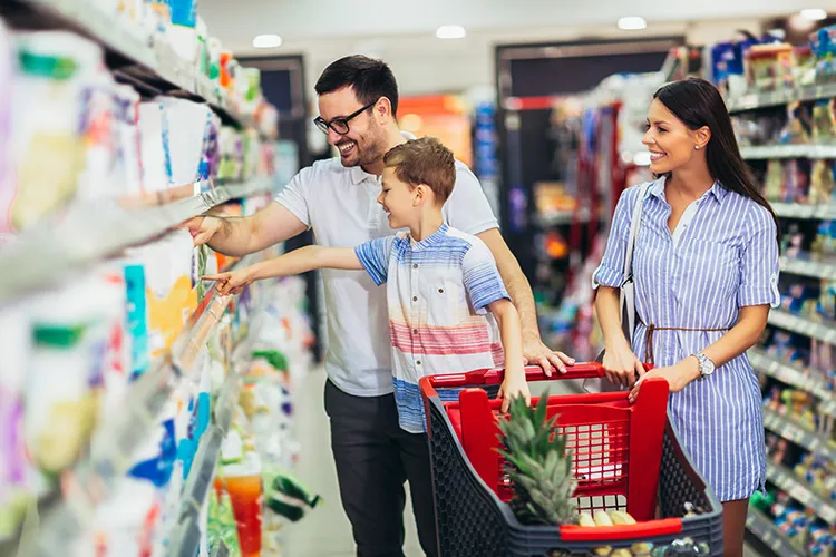 Familia en supermercados Colsubsidio