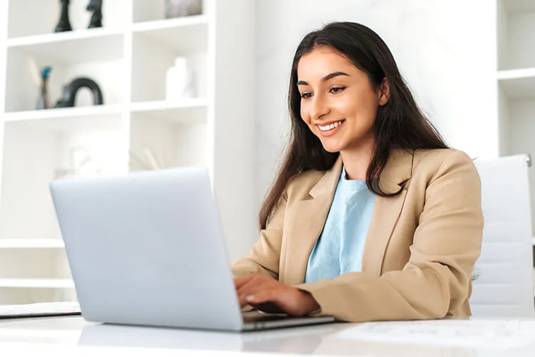 Personas frente al computador