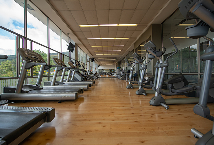 Espacios de caminadoras del gimnasio Colsubsidio