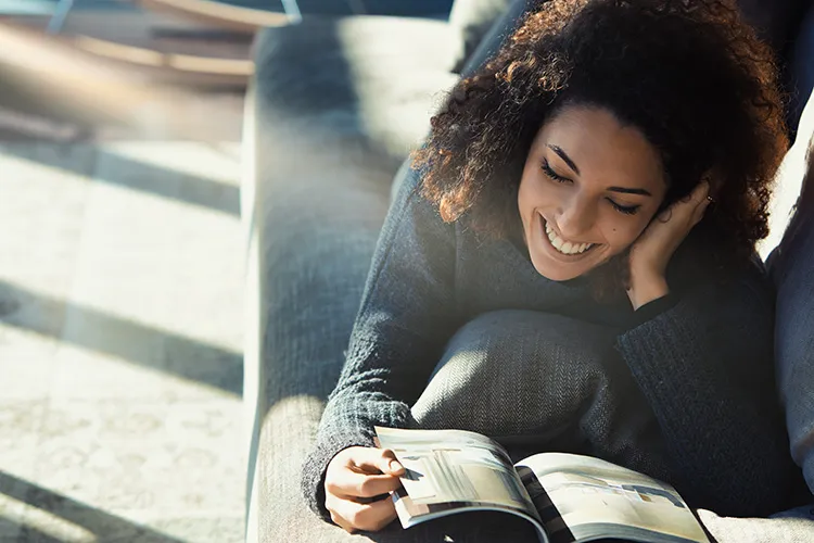 Mujer leyendo