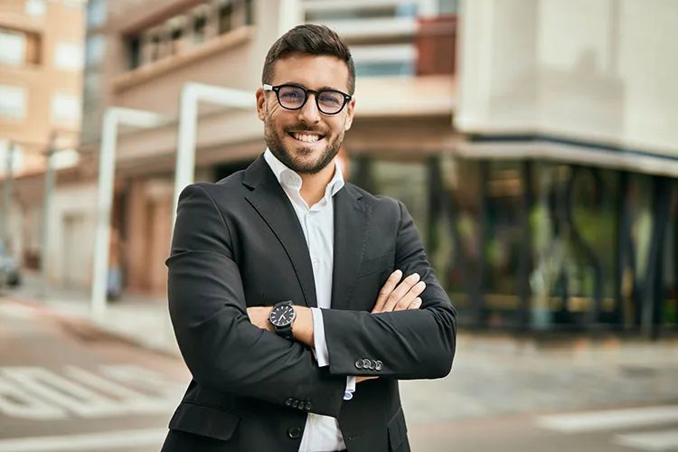 Hombre sonriendo