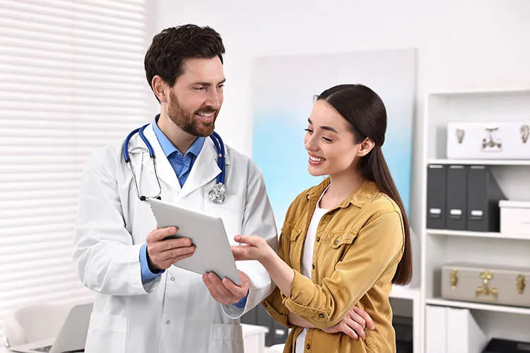 Mujer en consulta medica