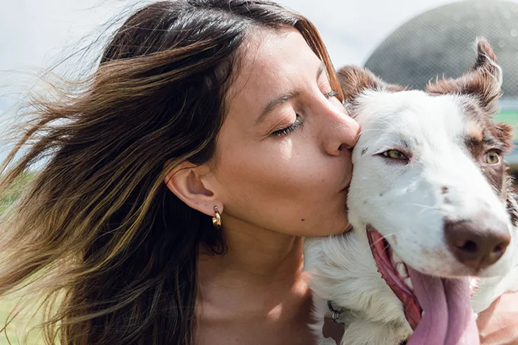 Mujer con su perro