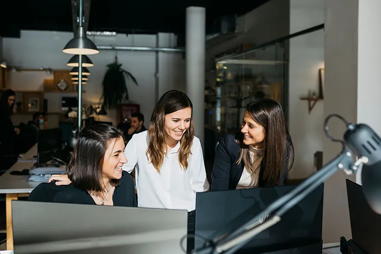 Mujeres reunidas