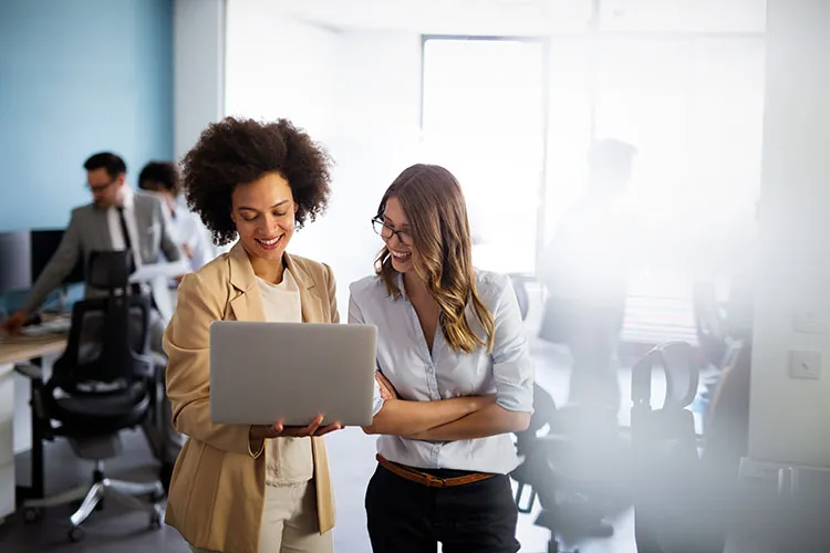 Mujeres trabajando