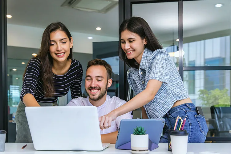 Personas reunidas