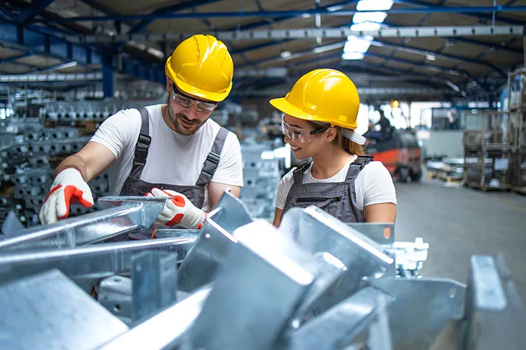 Personas trabajando