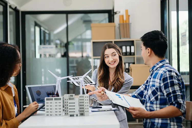 Personas trabajando