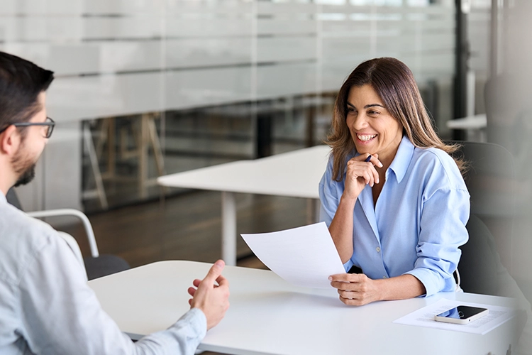 Personas en entorno de trabajo 