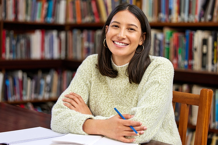 Mujer con certificación Internacional Cognia