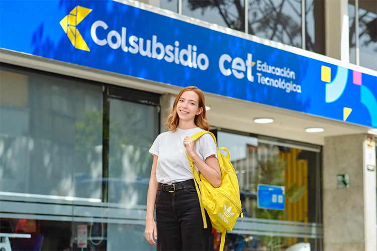 mujer estudiante de la cet