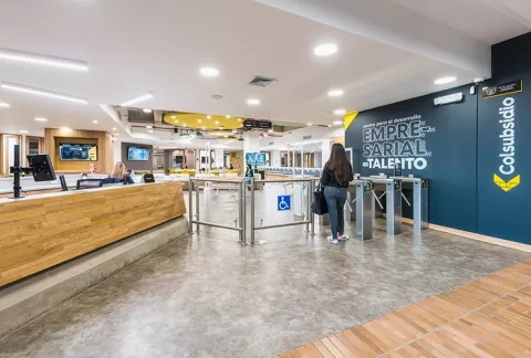 Entrada del Bloc Plaza de las Américas Colsubsidio