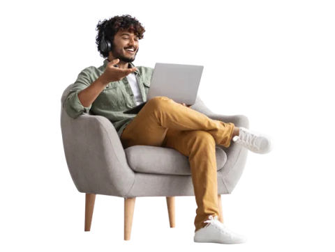 Hombre con su computador