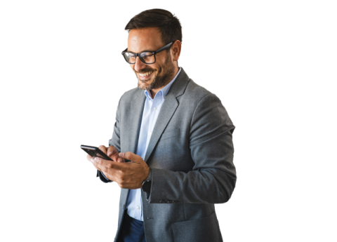 Ejecutivo conociendo los beneficios por pagar sus aportes en Colsubsidio.