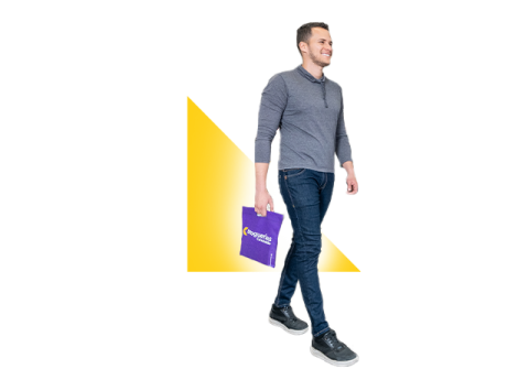 hombre comprando en droguerias colsubsidio