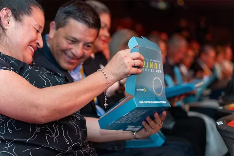 trabajadores de Colsubsidio en evento de reconocimiento